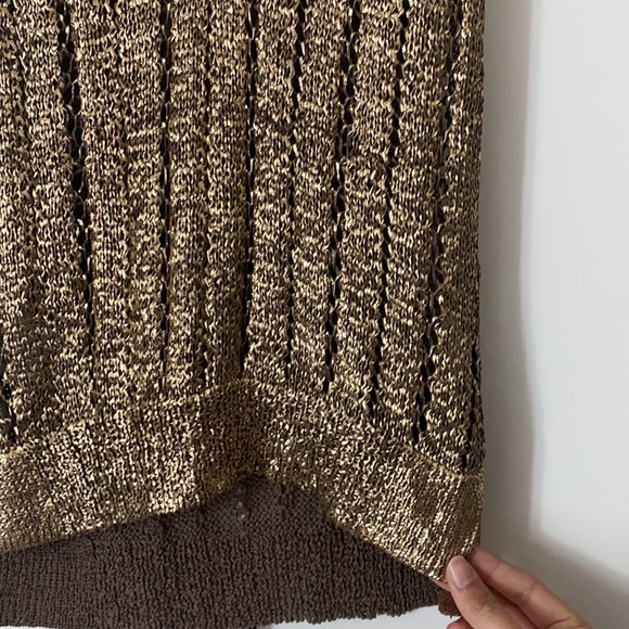 BCBG GOLD TOP ✨ - Picture 2 of 3